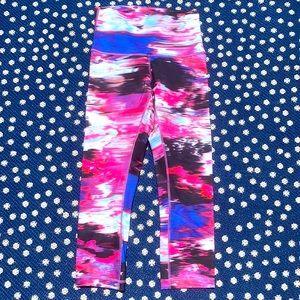 Lululemon size 6 EUC Pigment Wind crops